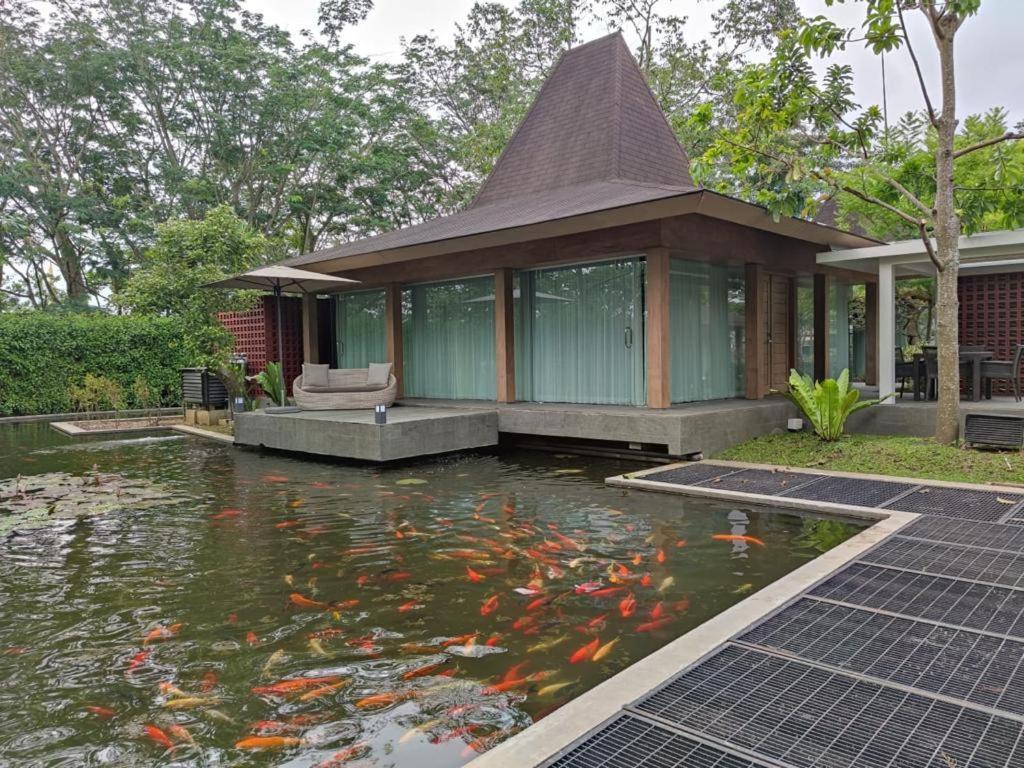 Djoglo Luxury Bungalow Wendit Bagian luar foto